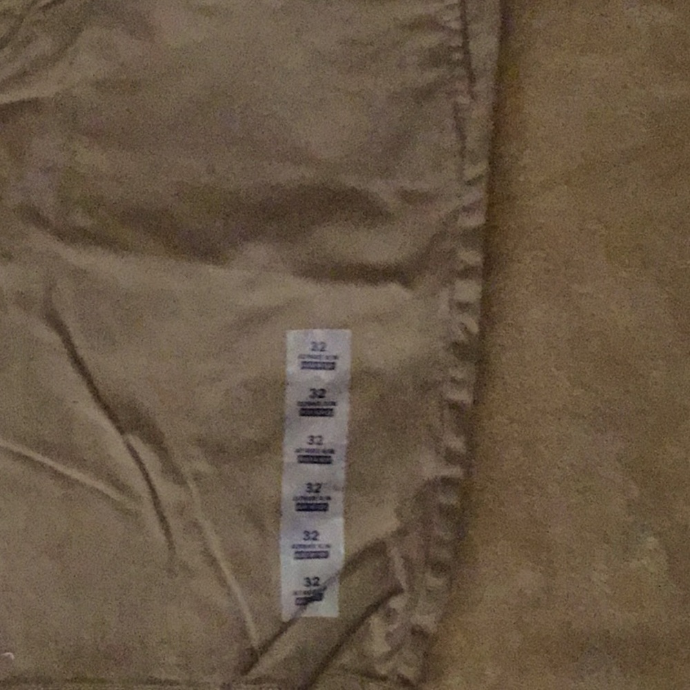 🆕 Old Navy Khaki Knee Shorts / Button / Zipper / Front Pockets / Change Pocket